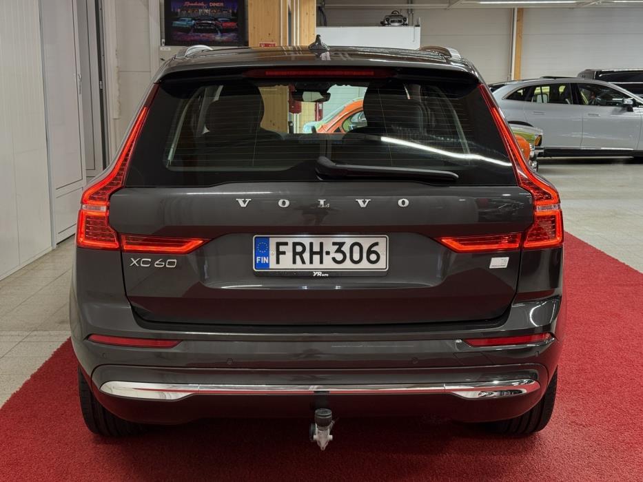 VOLVO XC60 2023
