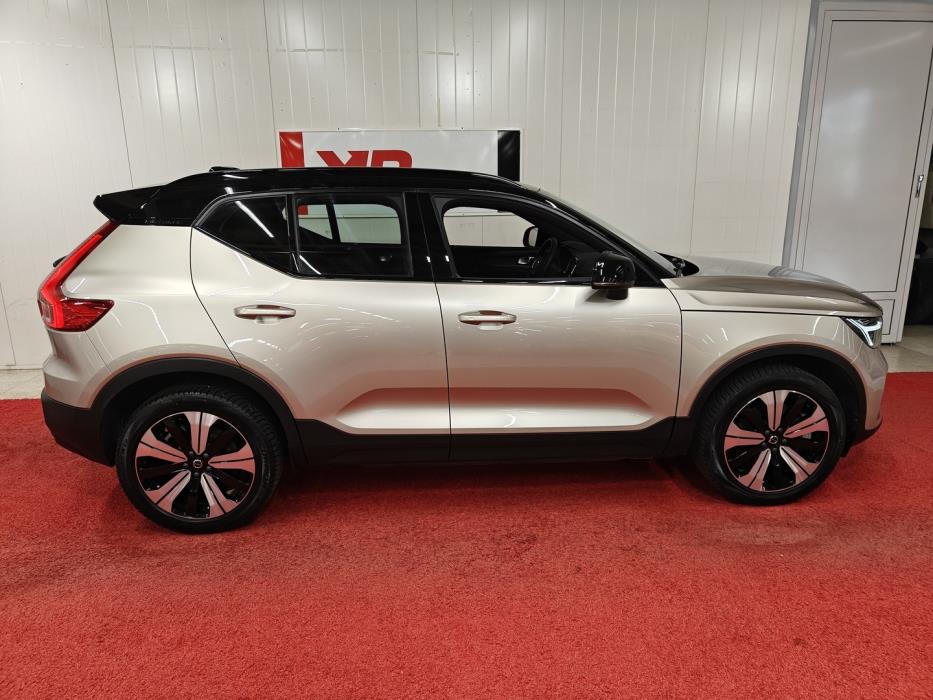 VOLVO XC40 2023