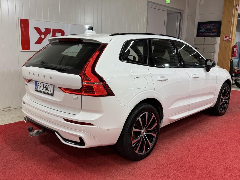 VOLVO XC60 2023