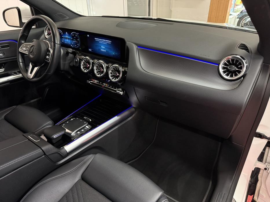 MERCEDES-BENZ EQA 2023