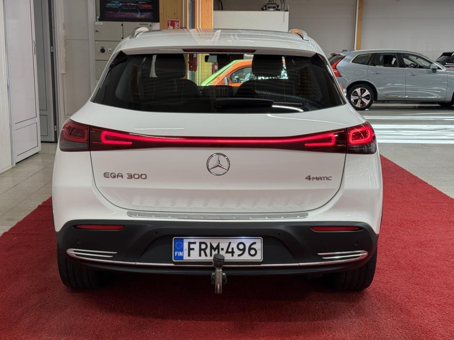 MERCEDES-BENZ EQA 2023