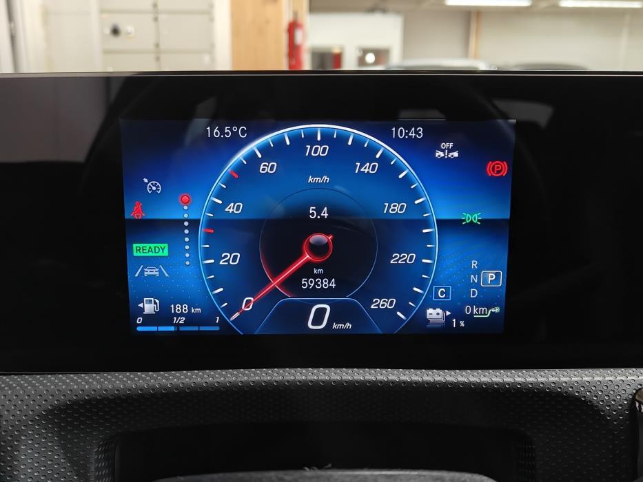 MERCEDES-BENZ CLA 2023