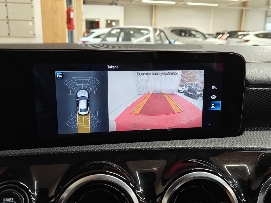 MERCEDES-BENZ CLA 2023