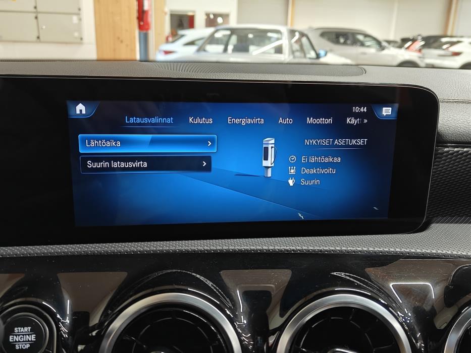 MERCEDES-BENZ CLA 2023