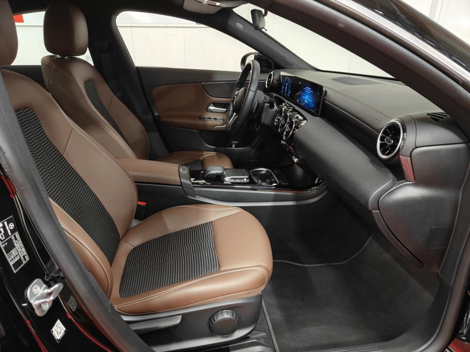 MERCEDES-BENZ CLA 2023
