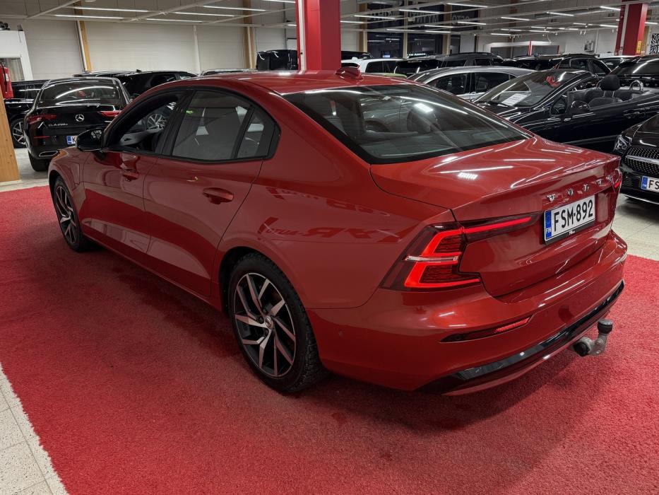VOLVO S60 2023