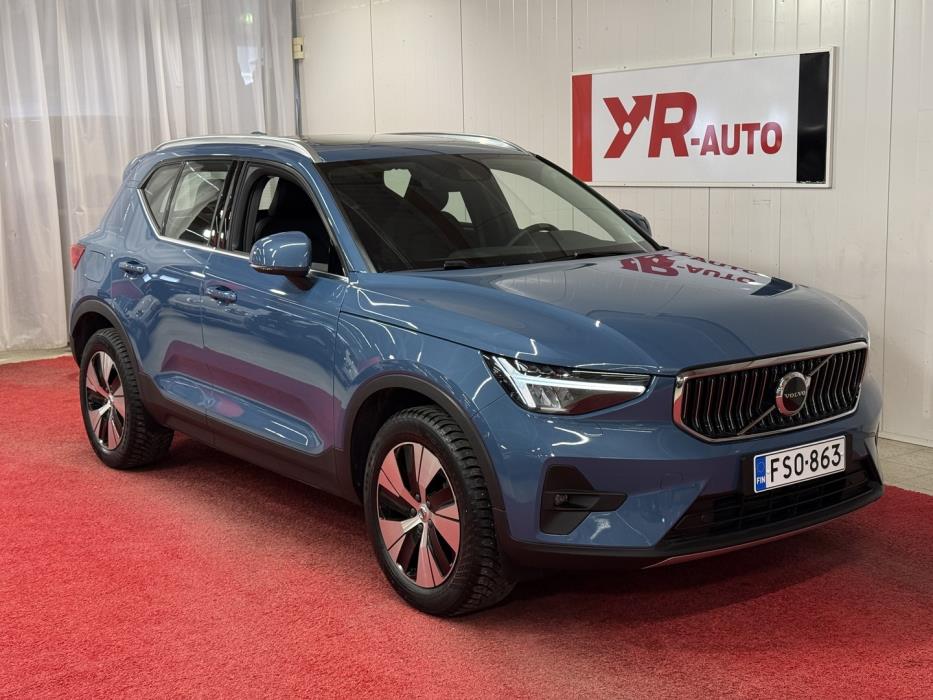 VOLVO XC40 2023