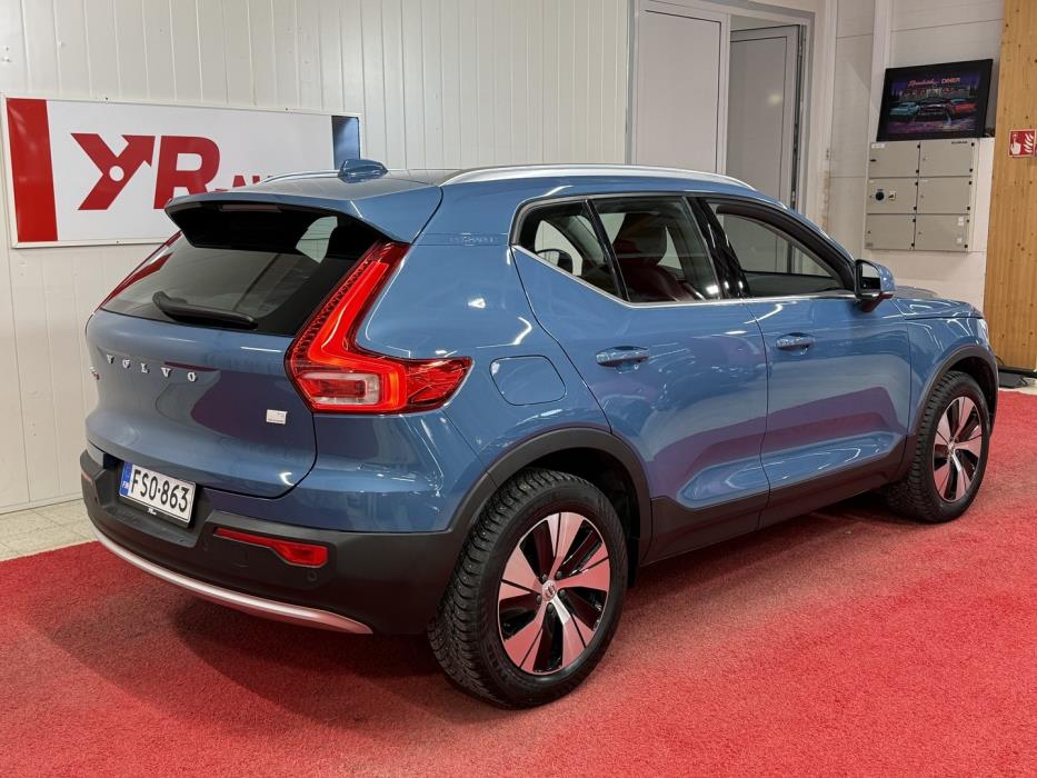 VOLVO XC40 2023