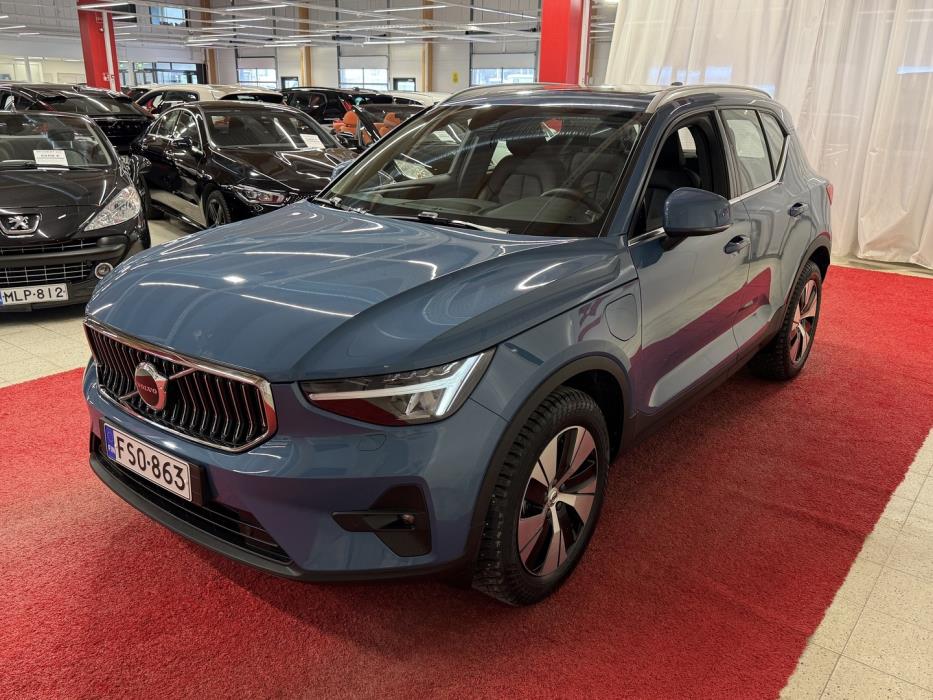 VOLVO XC40 2023