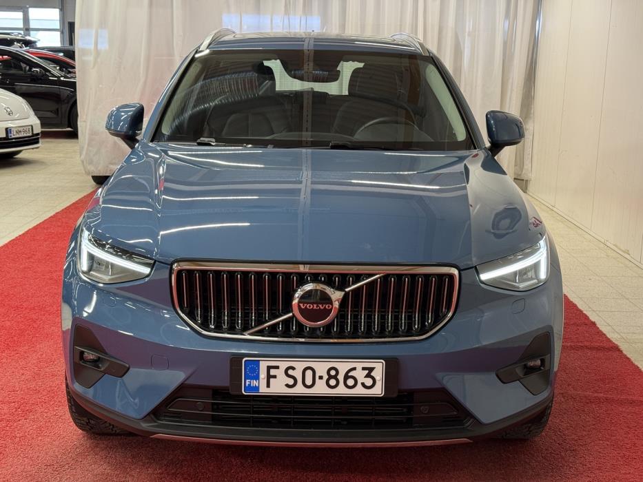VOLVO XC40 2023