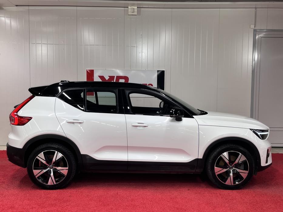 VOLVO XC40 2023