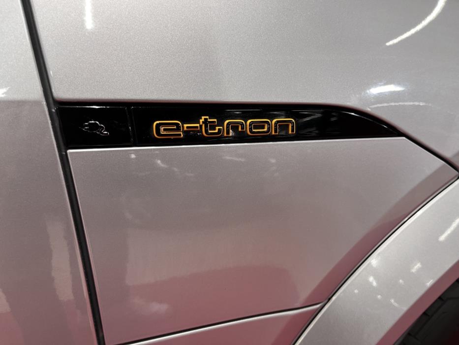 AUDI E-TRON 2022