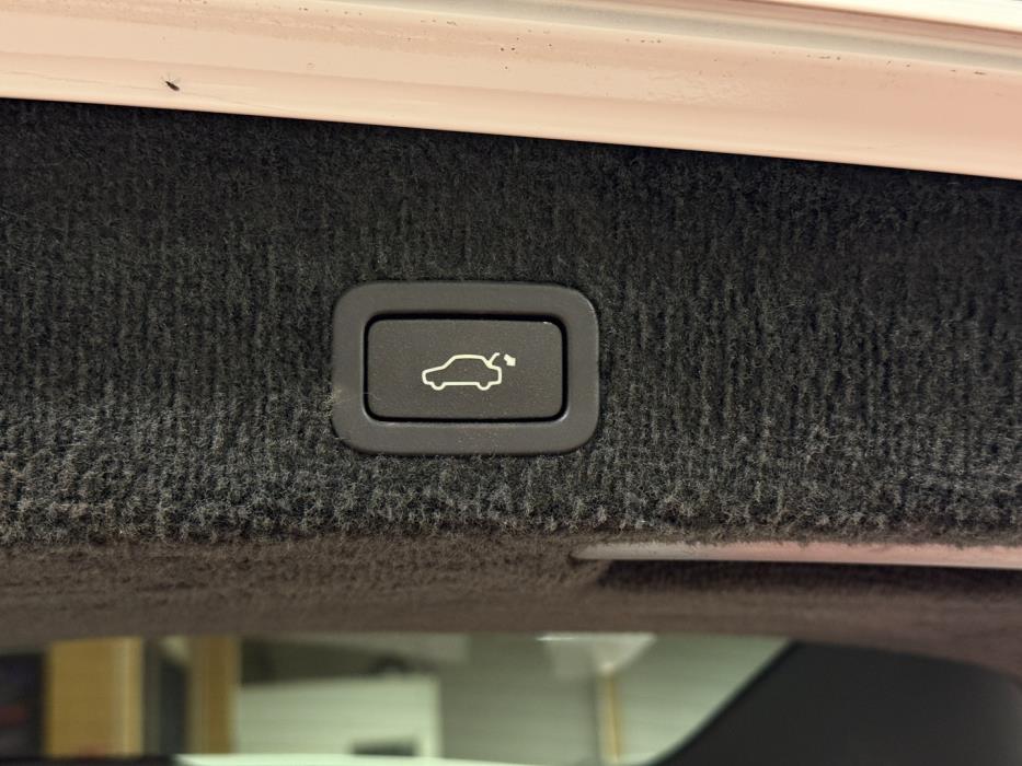 VOLVO V70 2016
