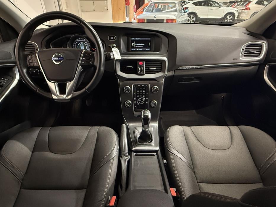 VOLVO V40 Cross Country 2016