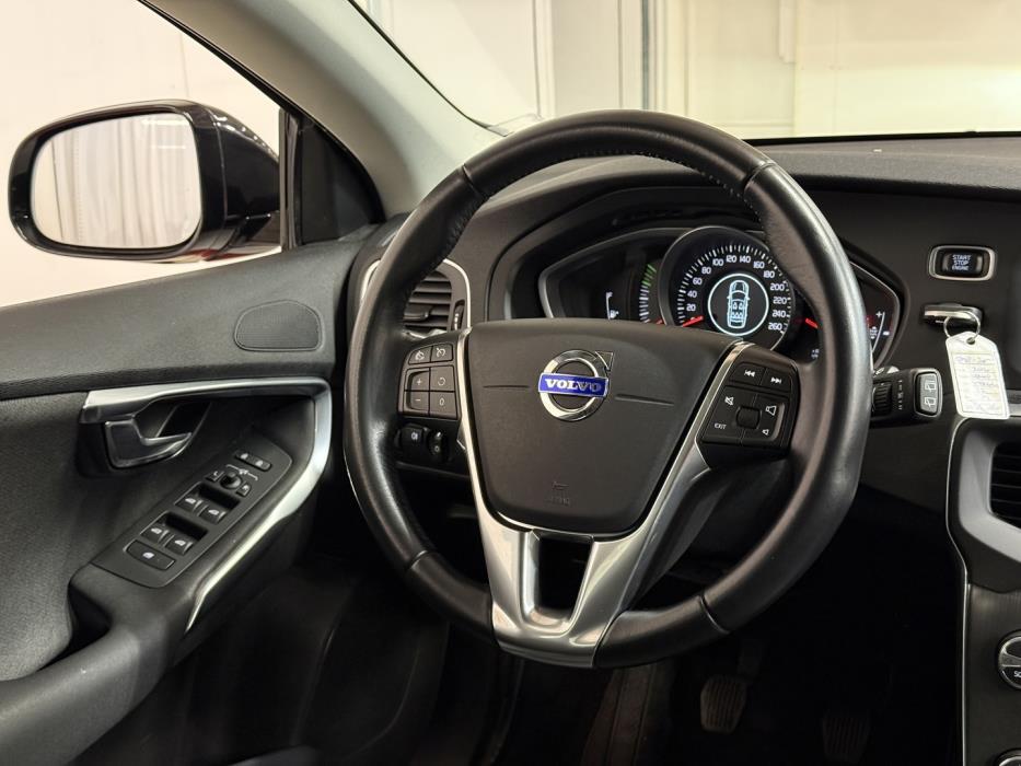 VOLVO V40 Cross Country 2016