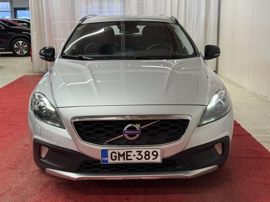 VOLVO V40 Cross Country 2016