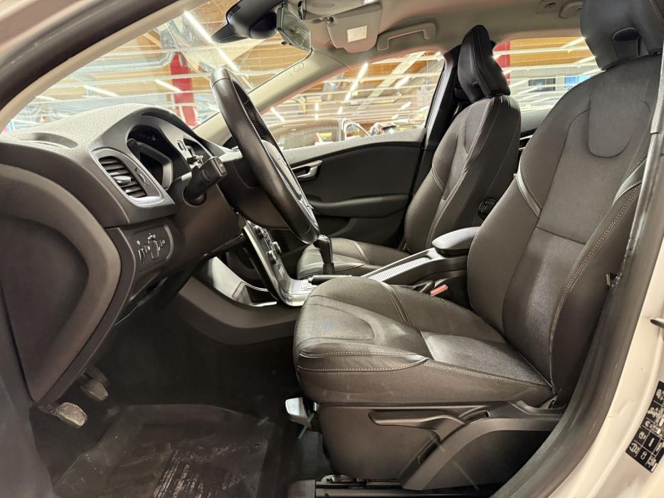 VOLVO V40 Cross Country 2016