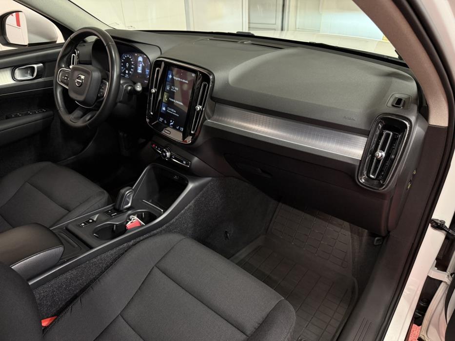 VOLVO XC40 2018