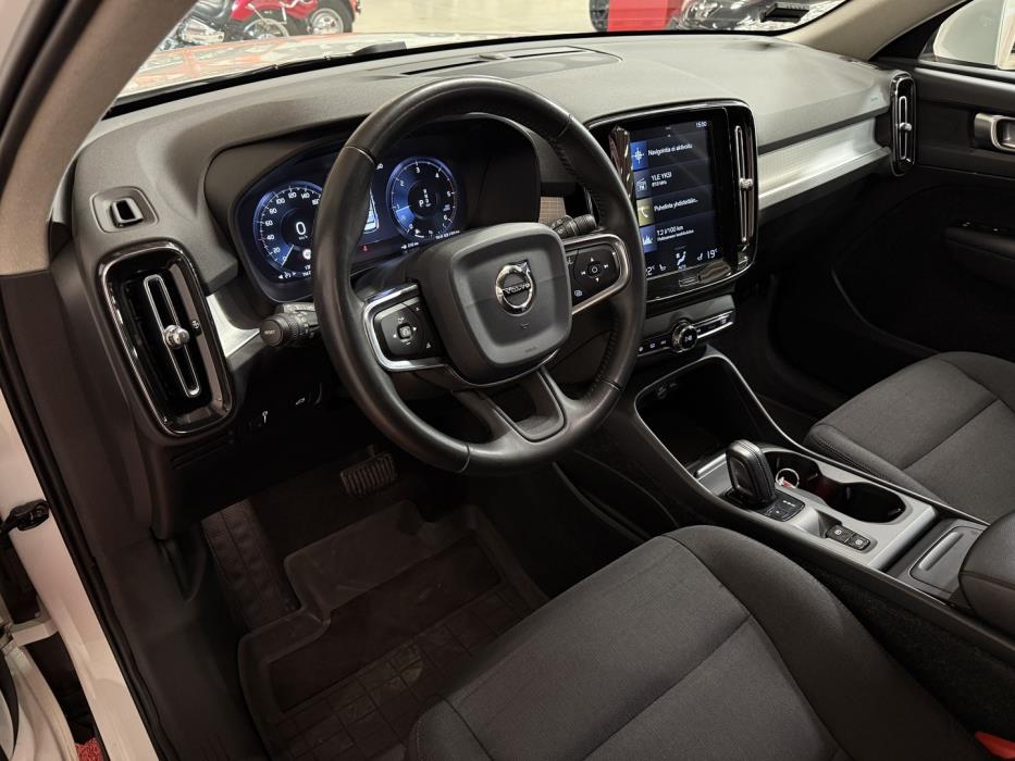 VOLVO XC40 2018