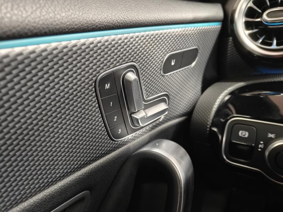 MERCEDES-BENZ A 2019