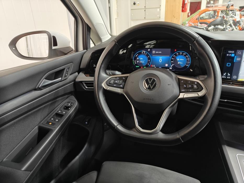 VOLKSWAGEN Golf 2021