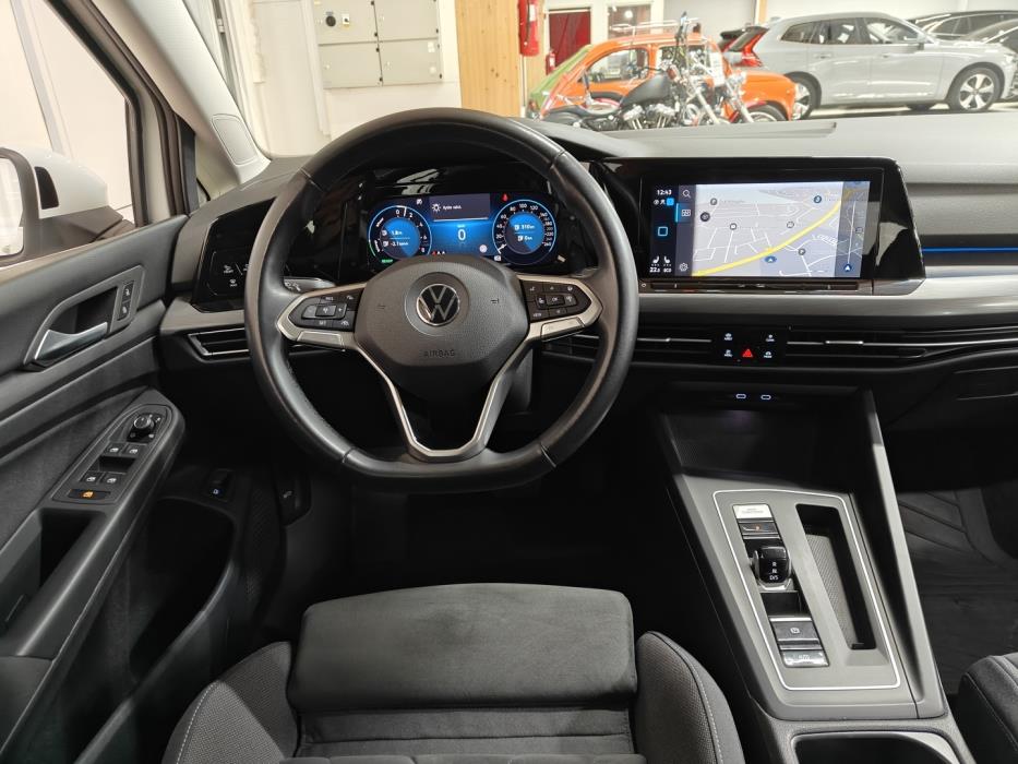 VOLKSWAGEN Golf 2021