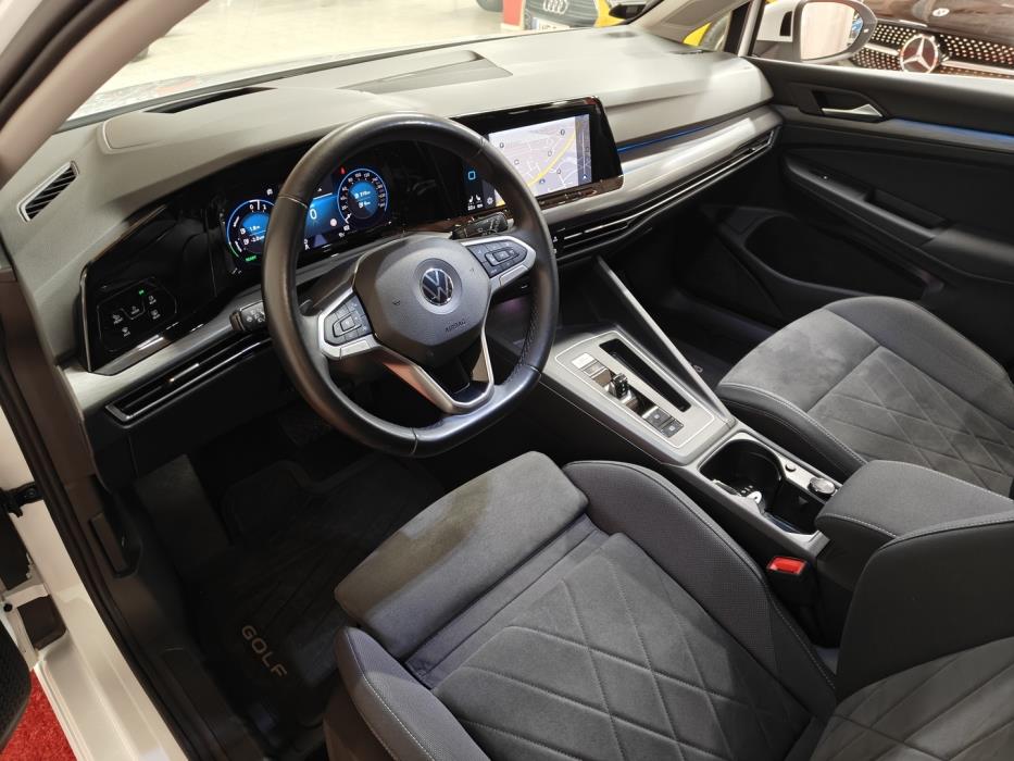 VOLKSWAGEN Golf 2021