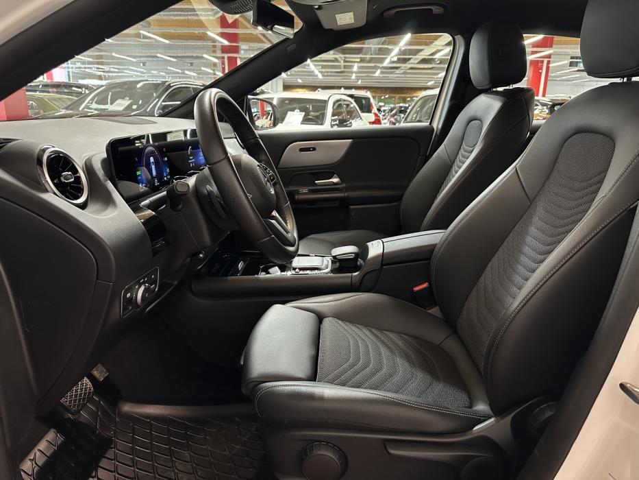 MERCEDES-BENZ GLA 2022