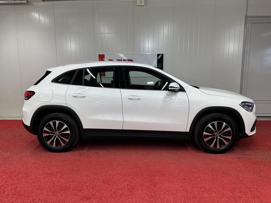 MERCEDES-BENZ GLA 2022