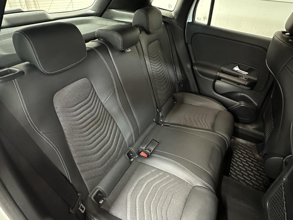 MERCEDES-BENZ GLA 2022