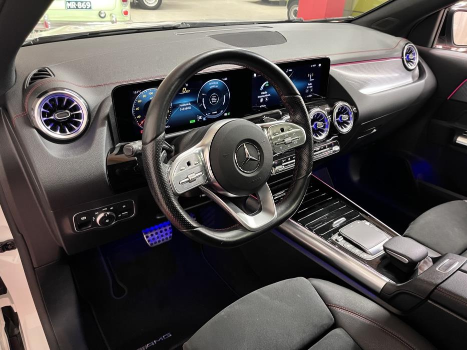 MERCEDES-BENZ EQA 2021