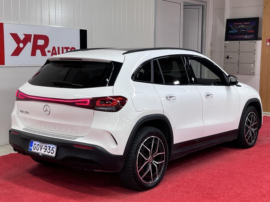 MERCEDES-BENZ EQA 2021