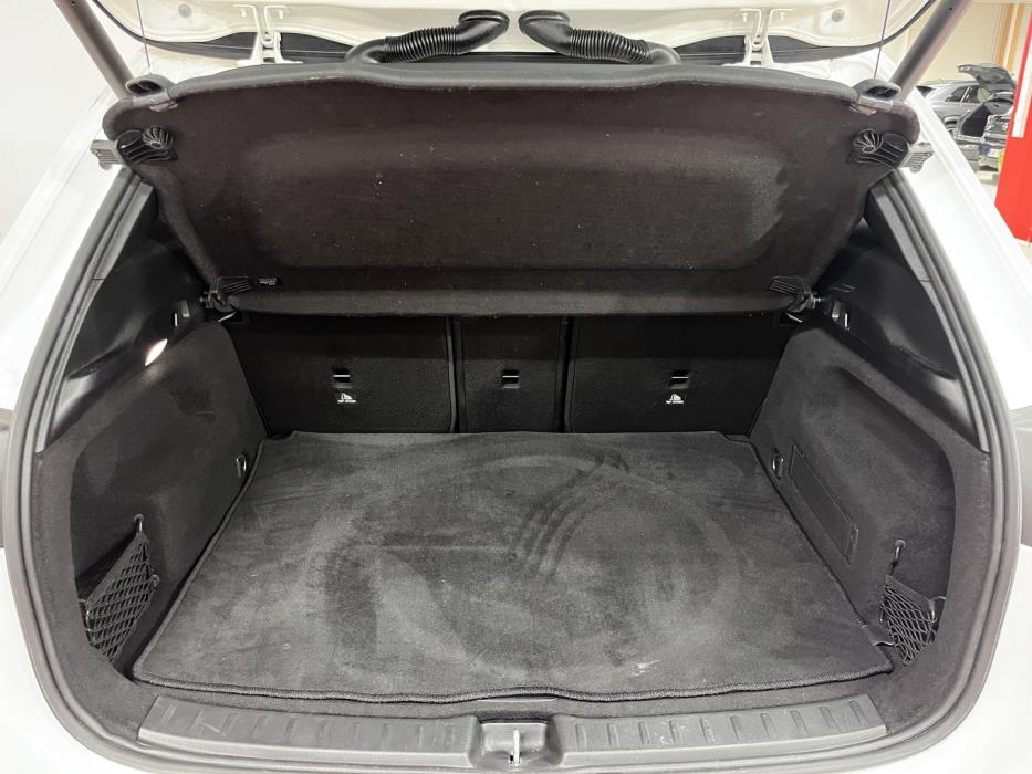 MERCEDES-BENZ EQA 2021