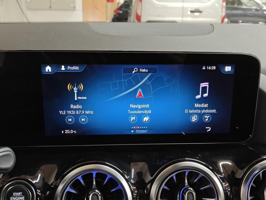 MERCEDES-BENZ B 2023