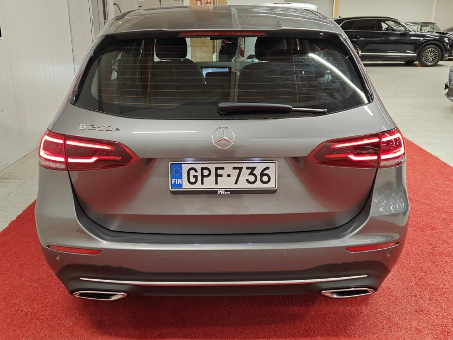 MERCEDES-BENZ B 2023