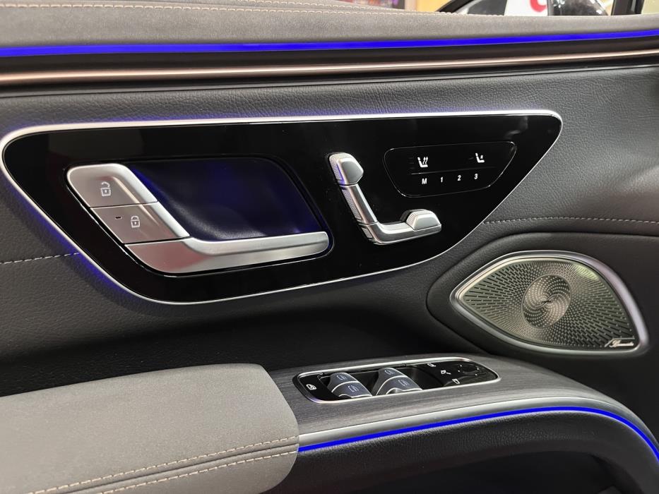 MERCEDES-BENZ EQS 2022