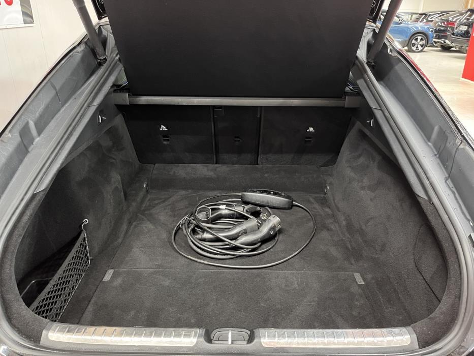 MERCEDES-BENZ EQS 2022