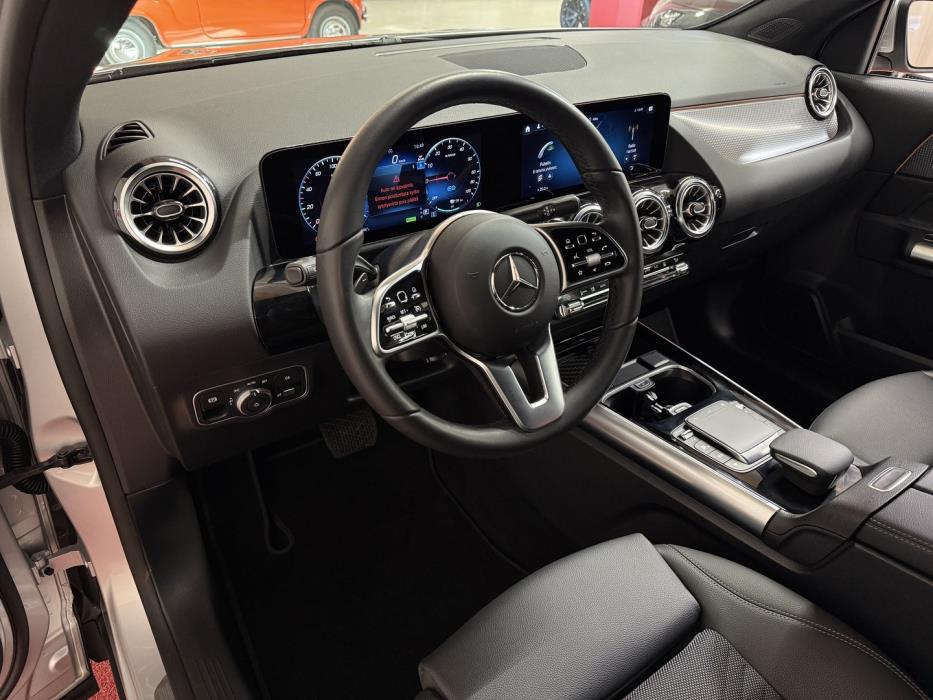 MERCEDES-BENZ GLA 2023