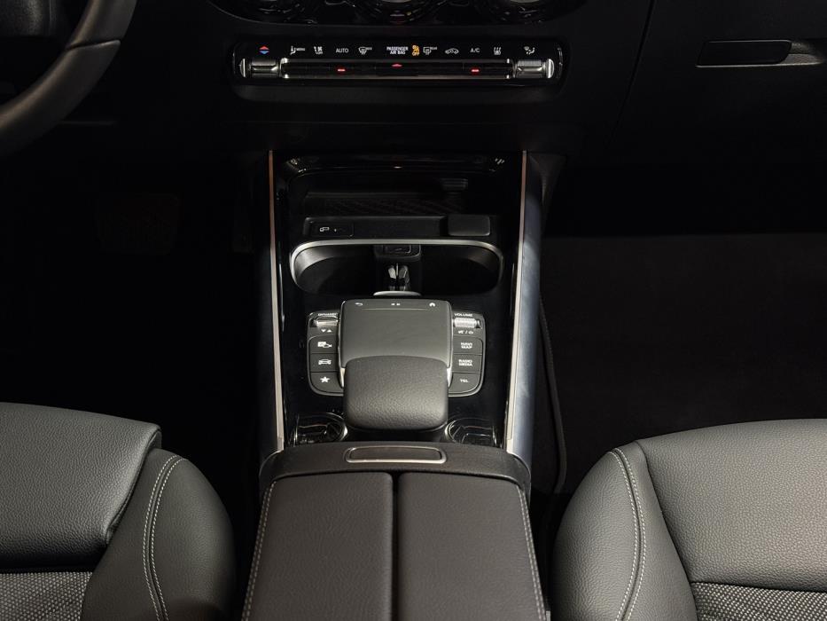 MERCEDES-BENZ GLA 2023