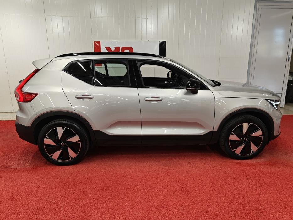 VOLVO XC40 2024