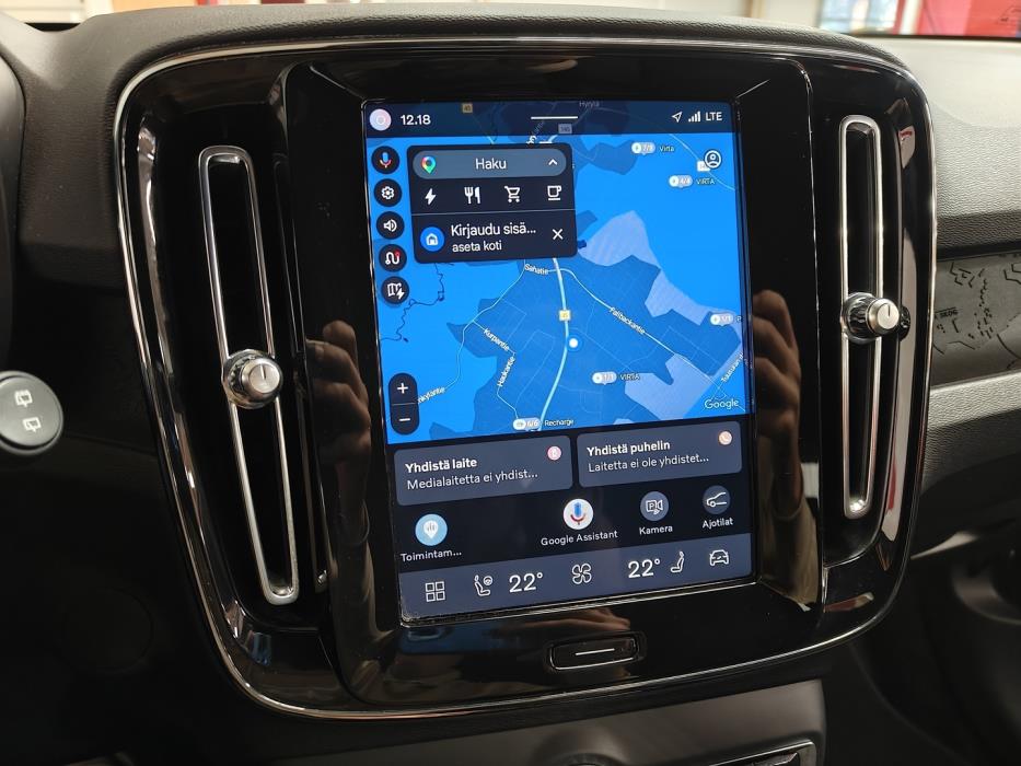 VOLVO XC40 2024