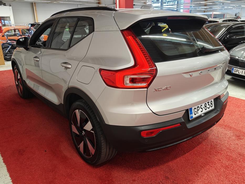 VOLVO XC40 2024