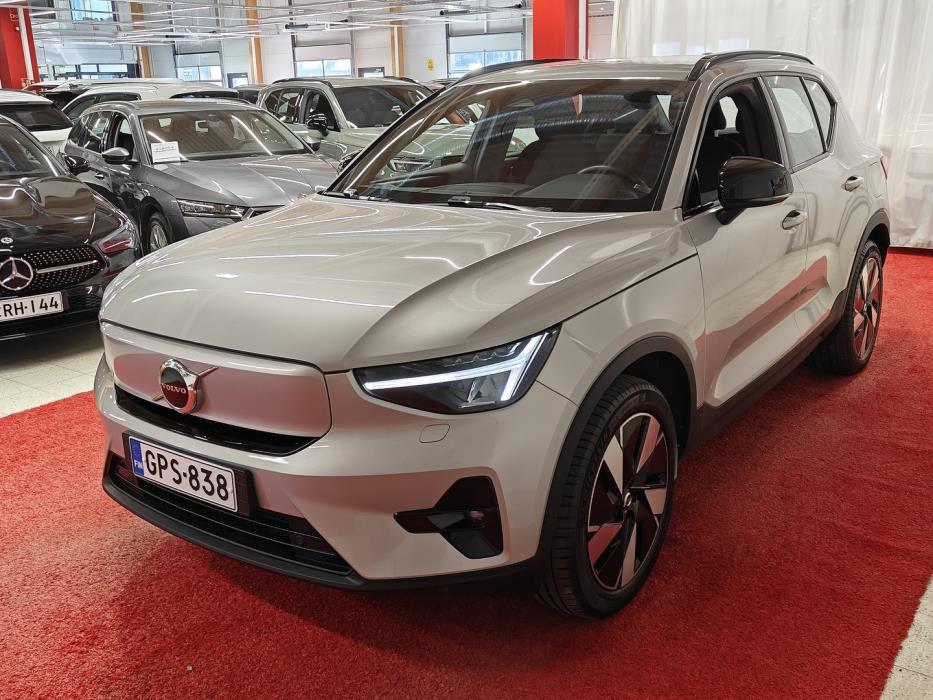 VOLVO XC40 2024