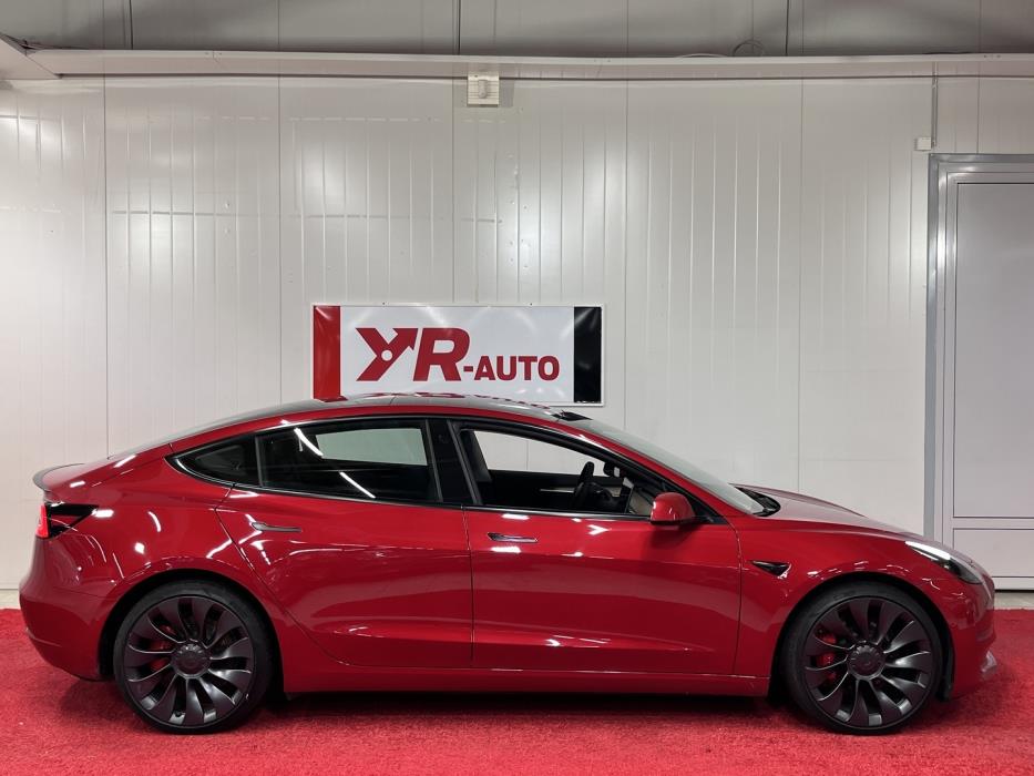 TESLA MODEL 3 2022
