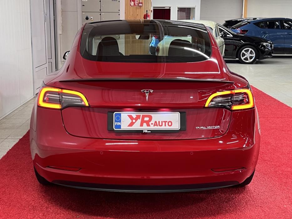 TESLA MODEL 3 2022
