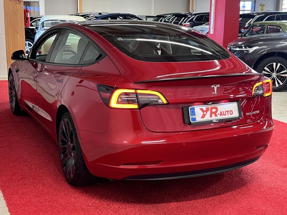 TESLA MODEL 3 2022