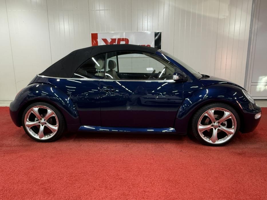 VOLKSWAGEN New Beetle 2004