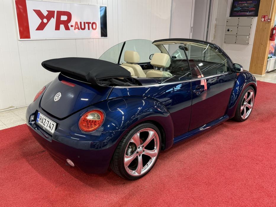 VOLKSWAGEN New Beetle 2004