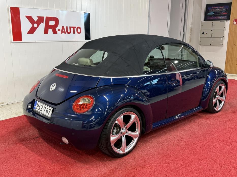 VOLKSWAGEN New Beetle 2004
