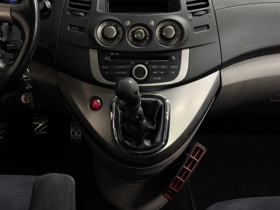 MITSUBISHI Grandis 2009